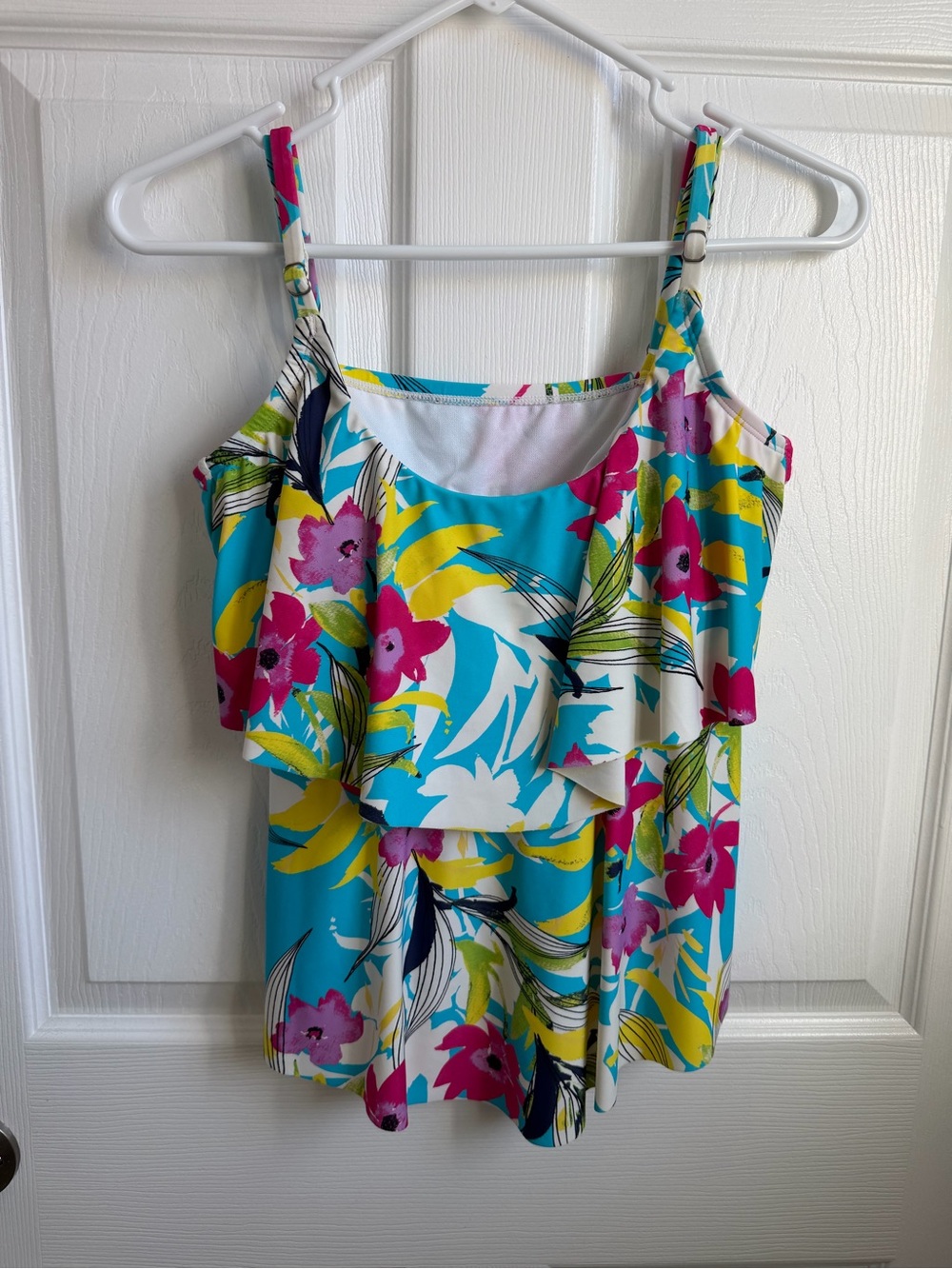 Ocean Avenue Swimwear Women's Floral Tankini Swim Top Adjustable Strap M